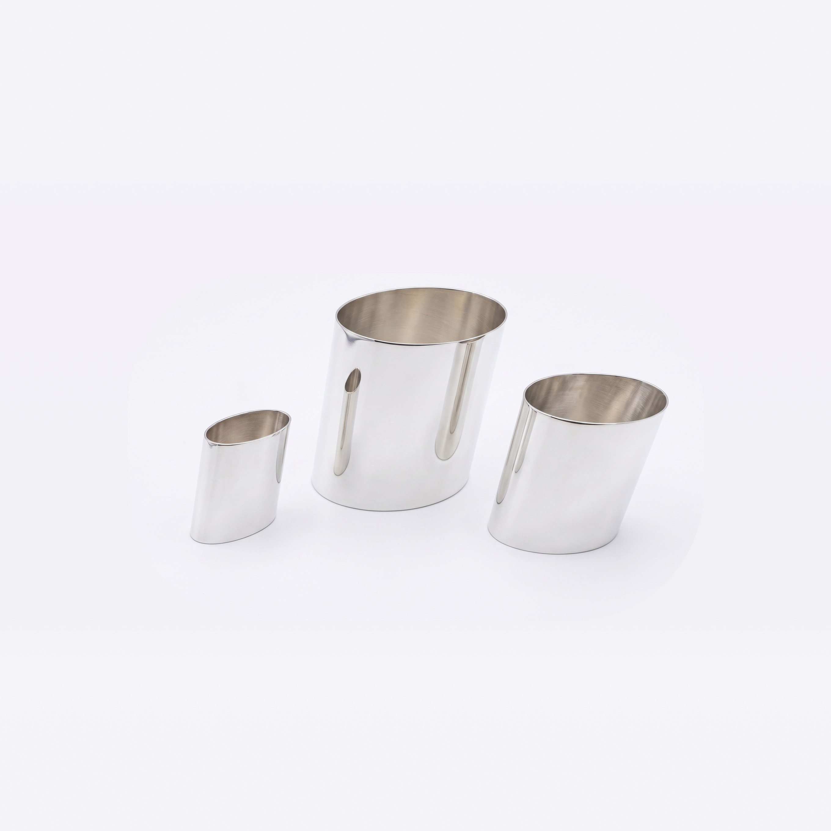 3 Silberbecher schief